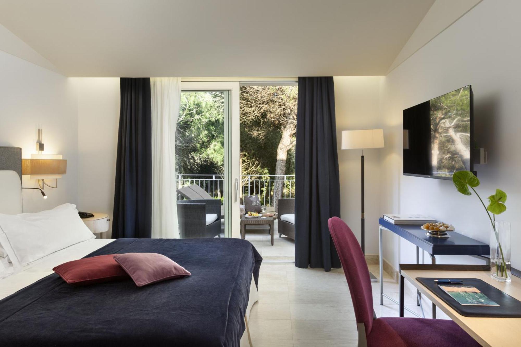 Is Arenas Hotel 5*